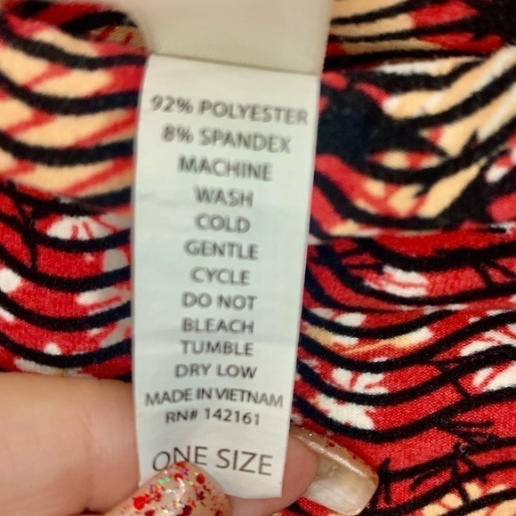 LuLaRoe Leggings OS One Size Tropical Red Orange White Black Waves Spandex - Picture 6 of 10